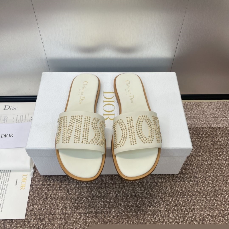 ch**an D*or slippers